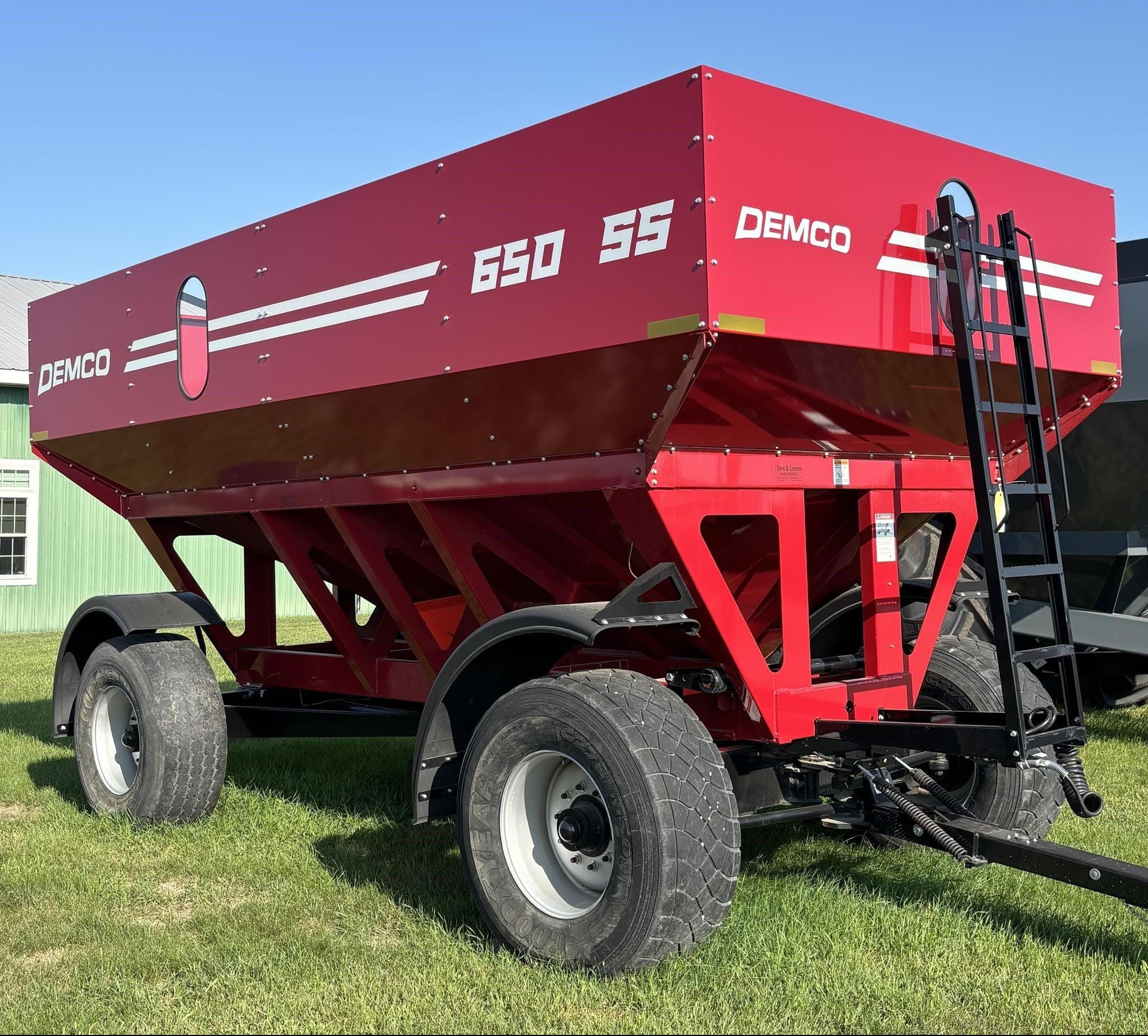 2023 Demco 650 SS Equipment Image0