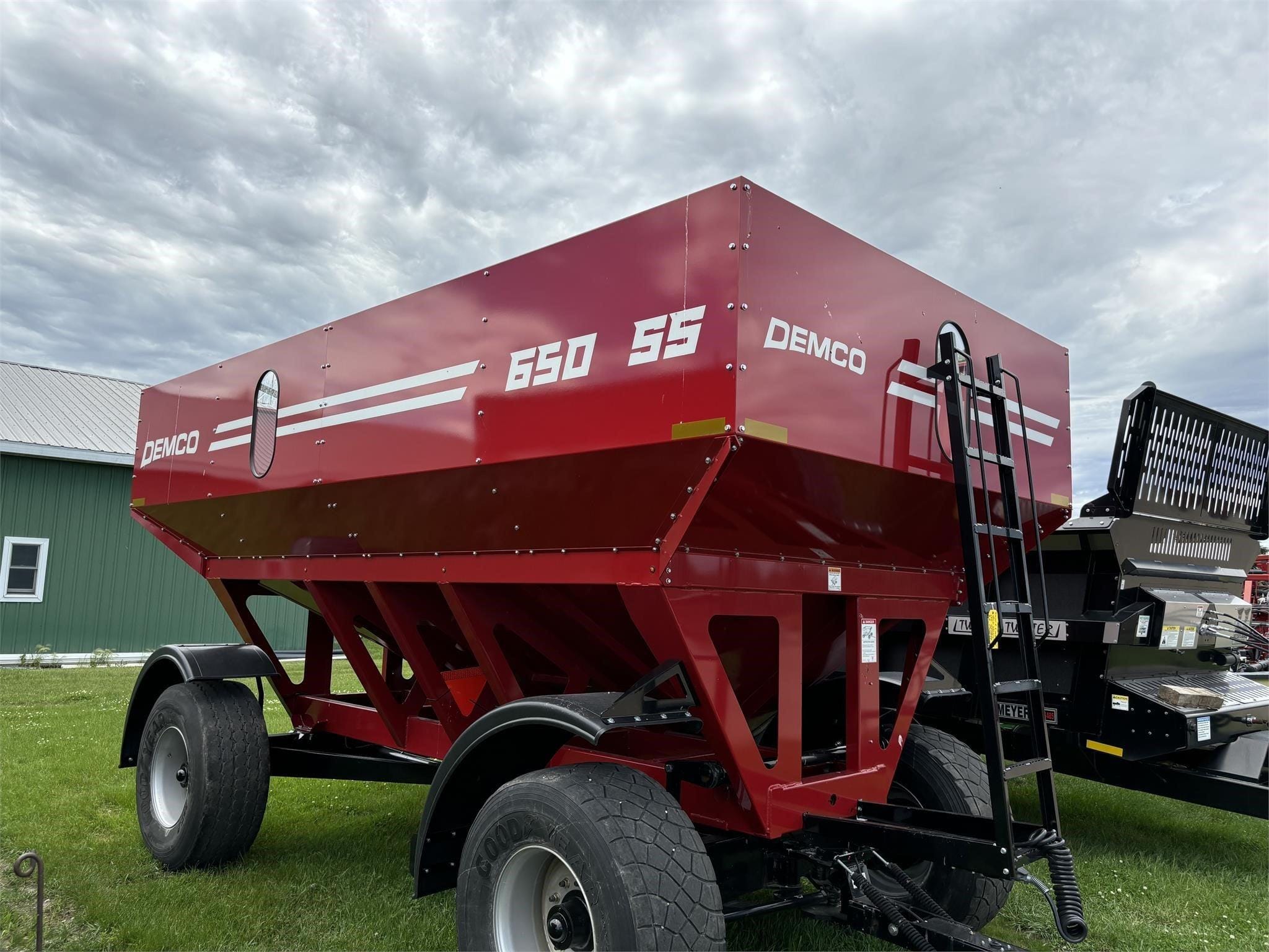 2023 Demco 650 SS Equipment Image0