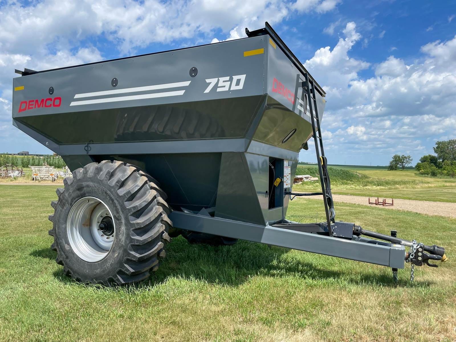 2024 Demco 750 Equipment Image0