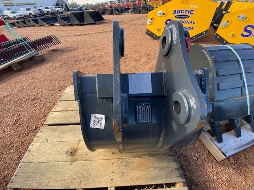 2023 Doosan Bucket Equipment Image0