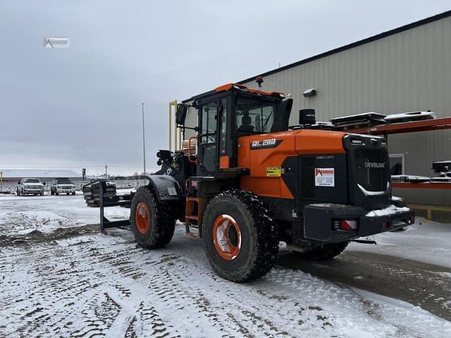 Image of Develon DL280-7 equipment image 2