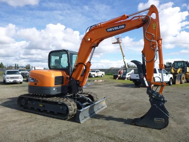 Image of Develon DX85R-3 equipment image 1