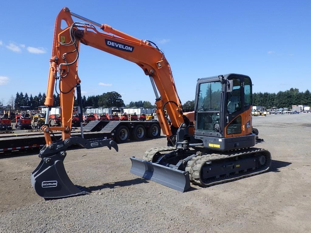 2023 Develon DX85R-3 Equipment Image0