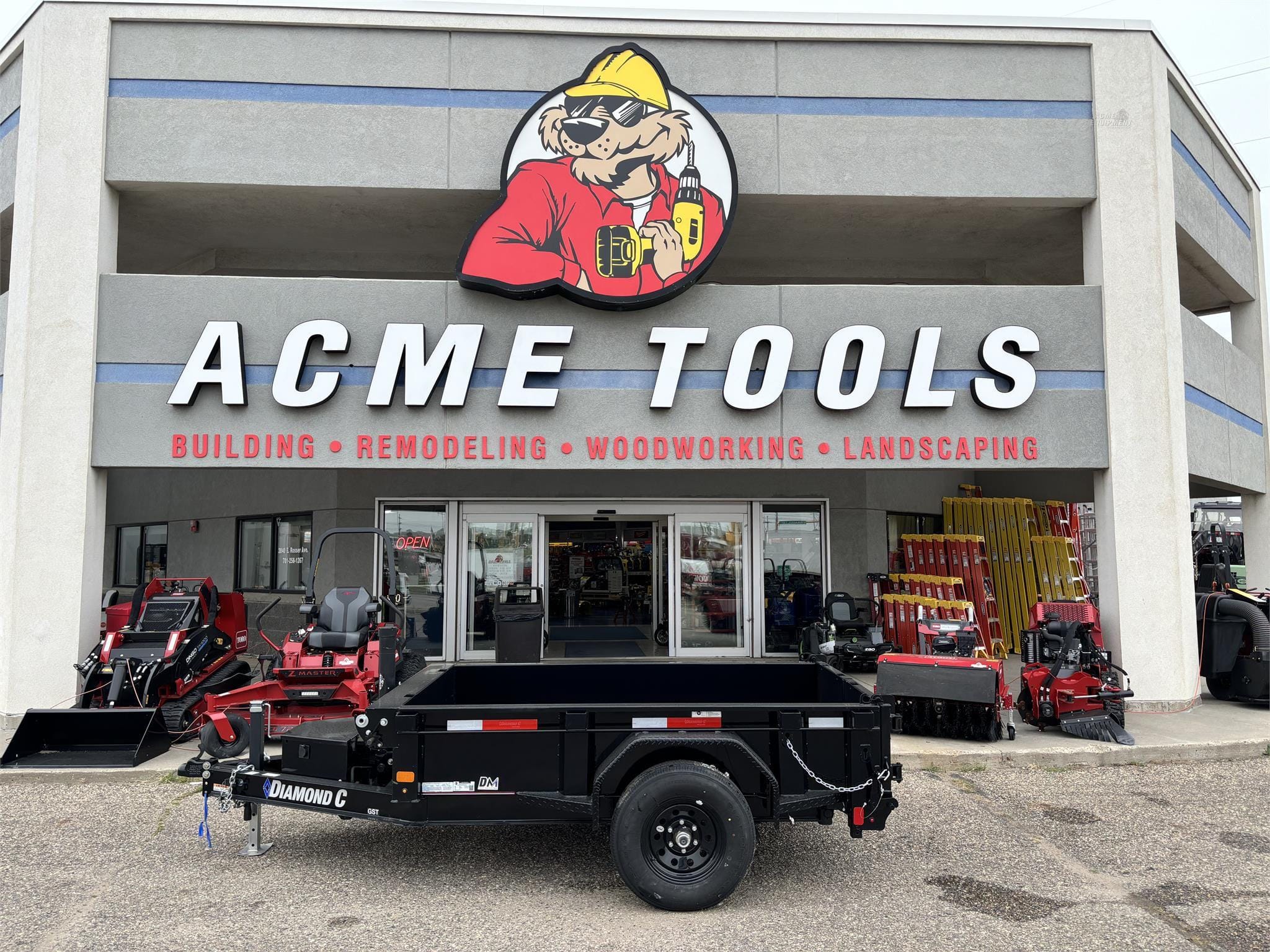 2023 Diamond C GST Equipment Image0