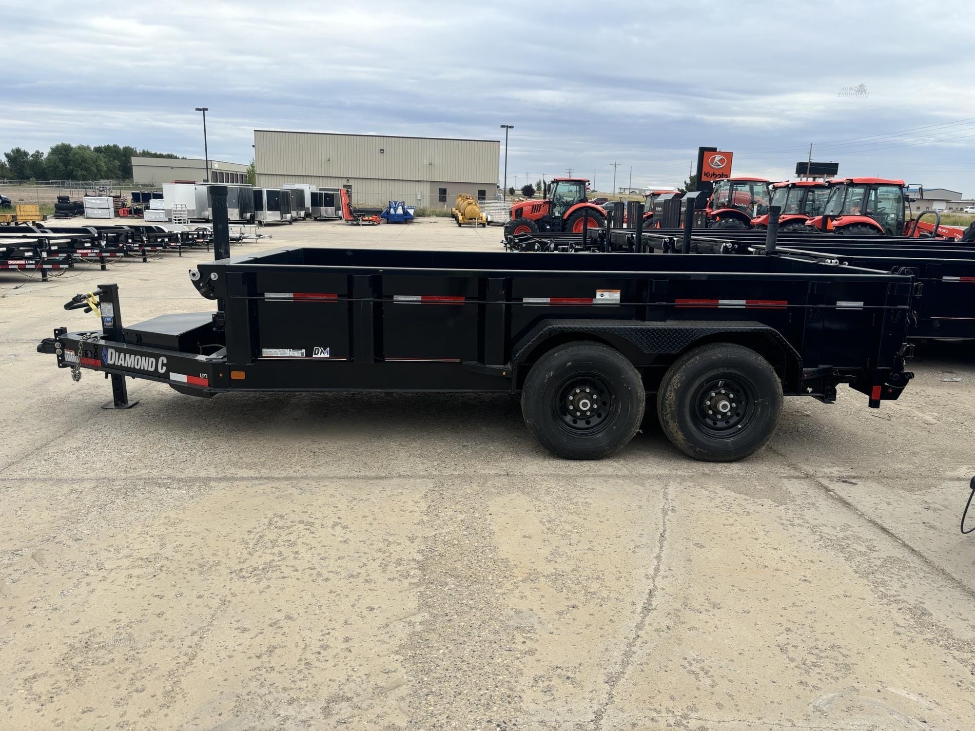 2023 Diamond C LPT Equipment Image0