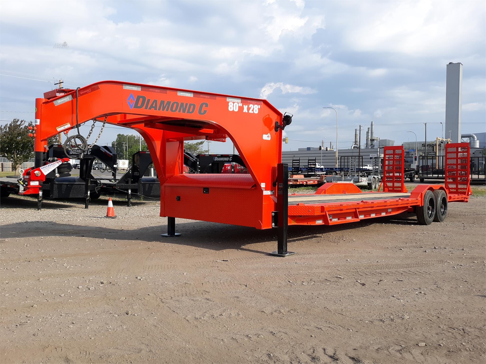 2023 Diamond C LPX Equipment Image0