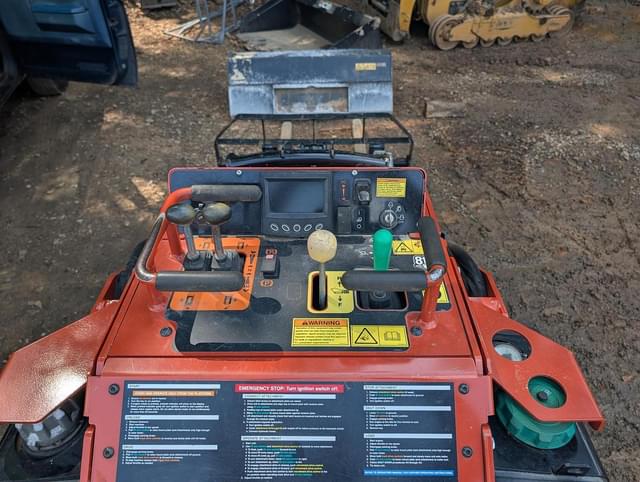Image of Ditch Witch SK1050 equipment image 2