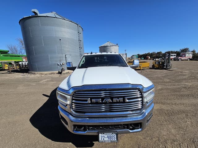 Image of Dodge Ram 2500 equipment image 2