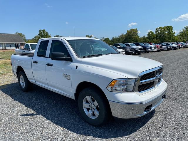 Image of Dodge Ram 1500 equipment image 3