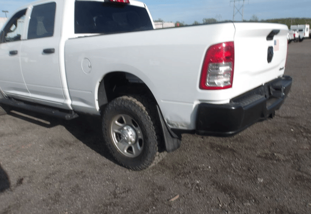 Image of Dodge Ram 2500HD equipment image 2