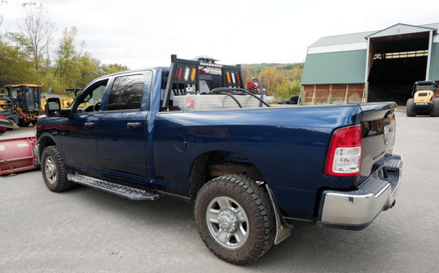 Image of Dodge Ram 2500HD equipment image 3