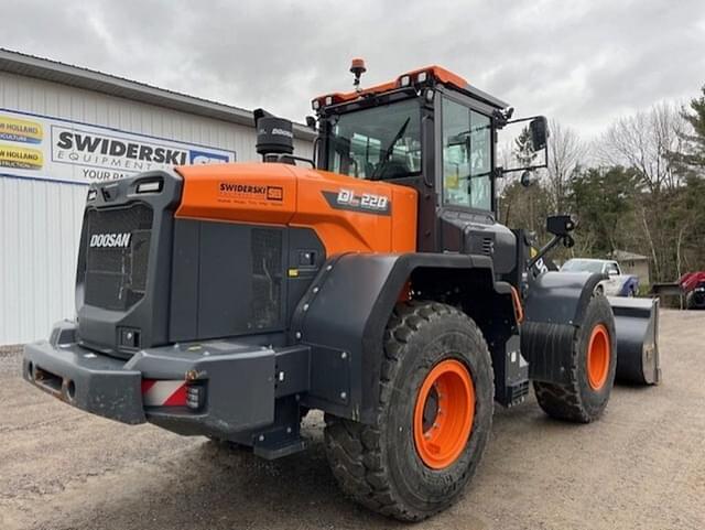 Image of  Doosan DL220-7 equipment image 4