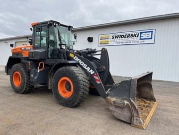Main image  Doosan DL220-7