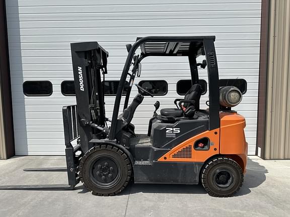 Image of  Doosan G25E-7 Primary image