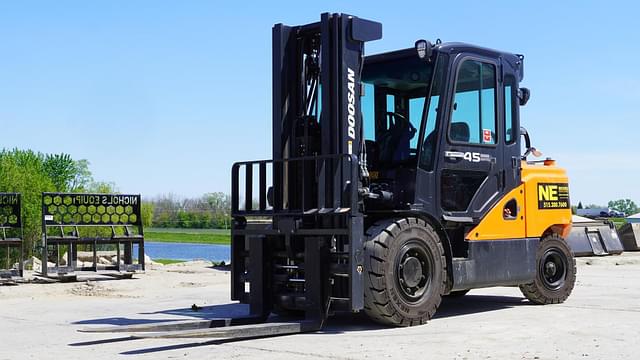Image of  Doosan G45S-7 equipment image 1