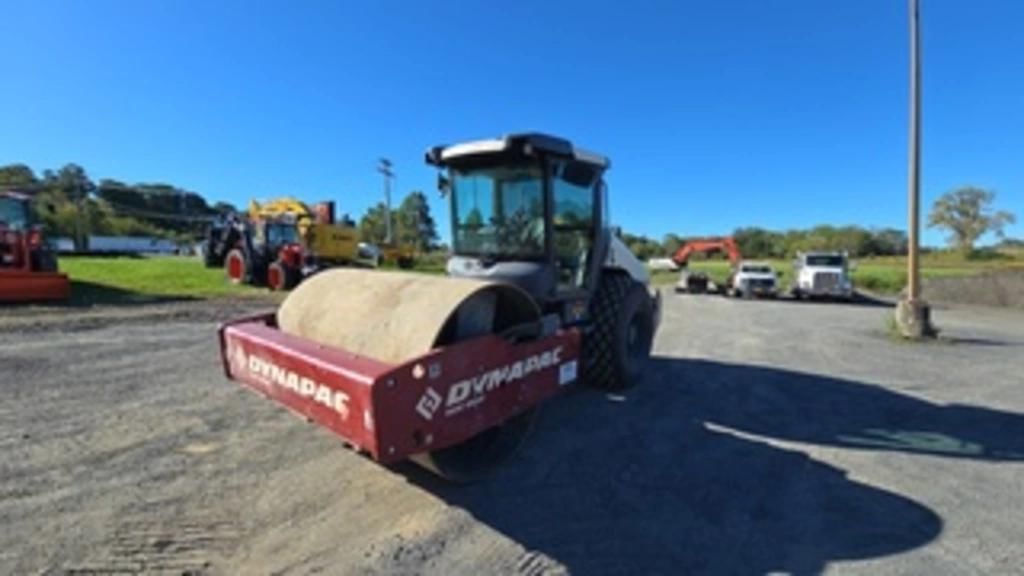 2023 DYNAPAC CA30D Equipment Image0