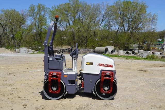 Image of DYNAPAC CC1200VI equipment image 4