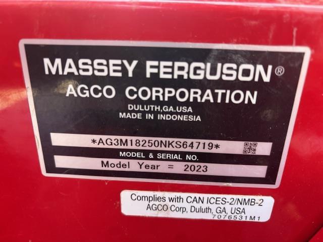 Image of Massey Ferguson 1825E equipment image 2