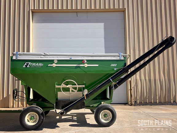 2023 E-Z Trail 300 Equipment Image0