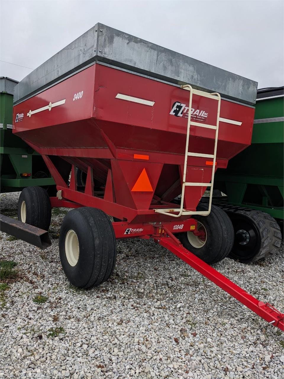 Main image E-Z Trail 3400