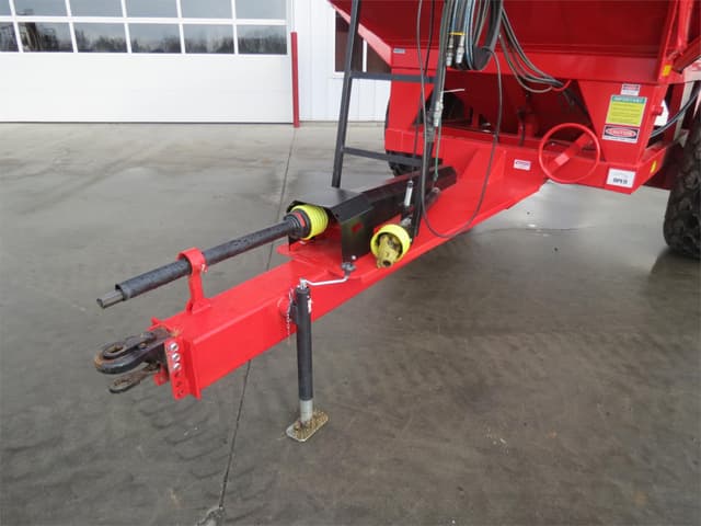 Image of E-Z Trail 550X equipment image 1