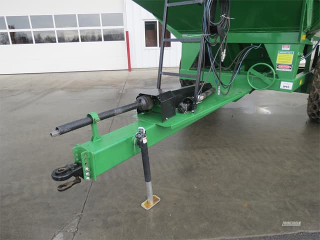 Image of E-Z Trail 550 equipment image 1