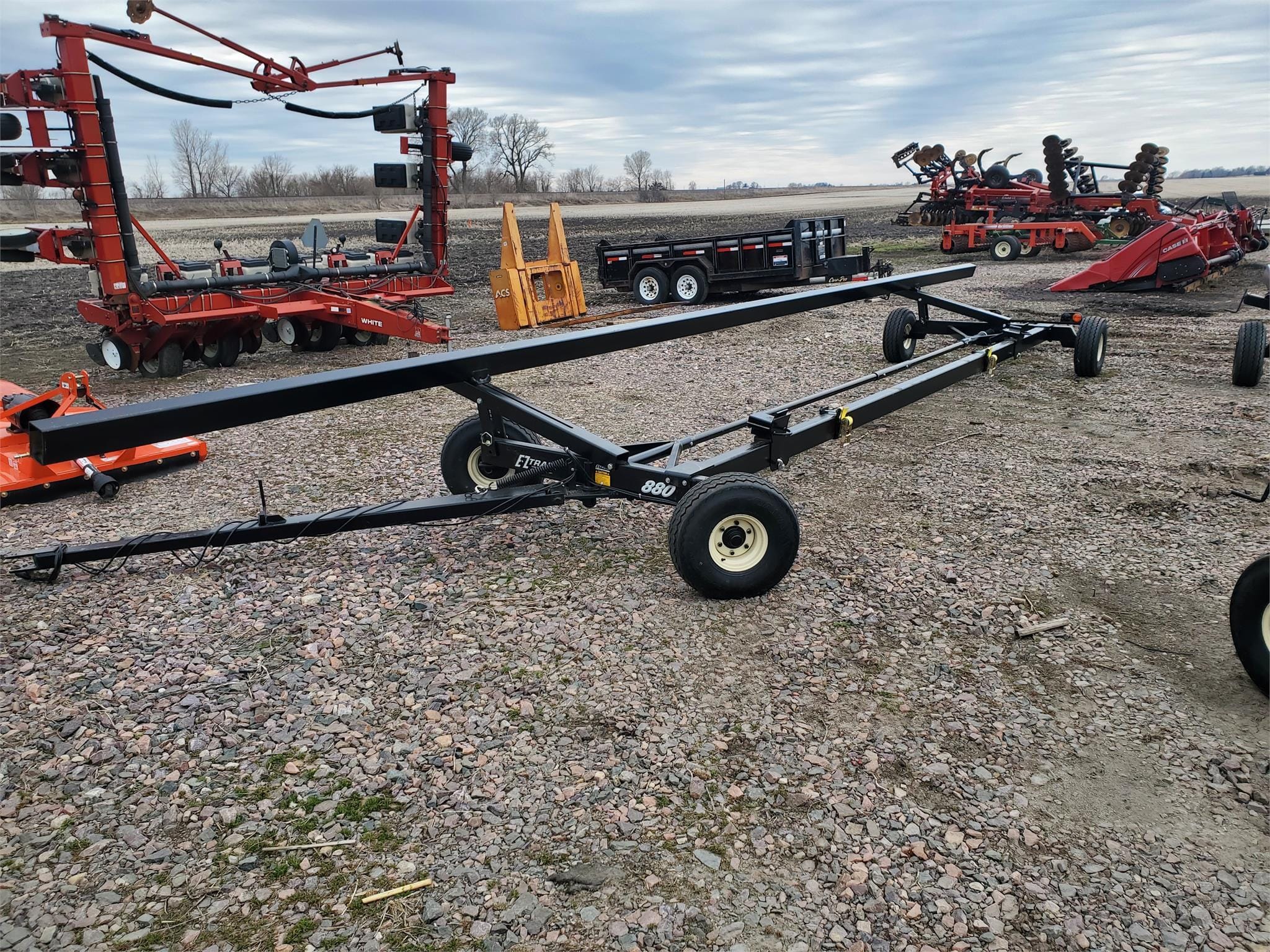 2023 E-Z Trail 880 Equipment Image0