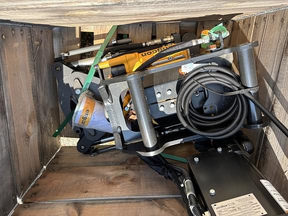 Image of Engcon EC204 equipment image 3
