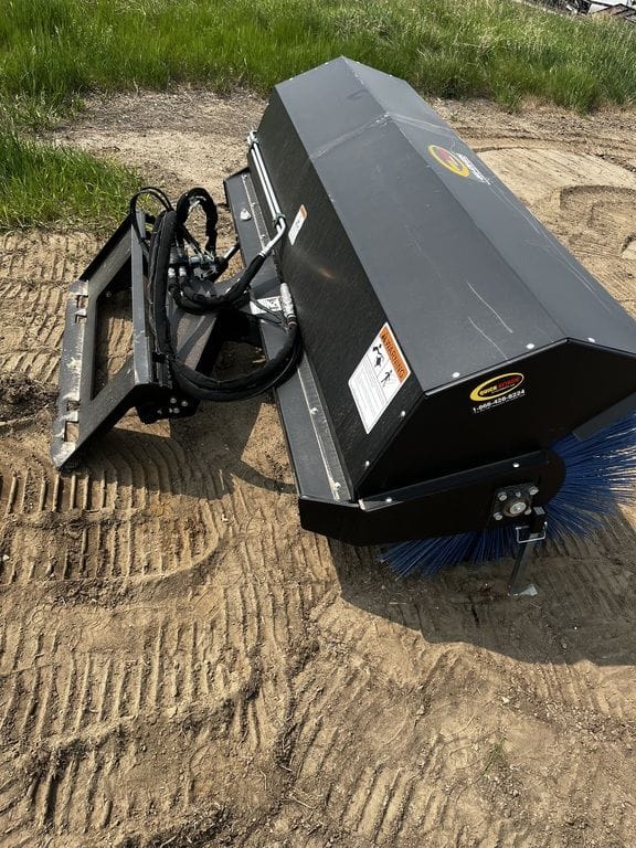 2023 Erskine 86" hydraulic angle broom Equipment Image0