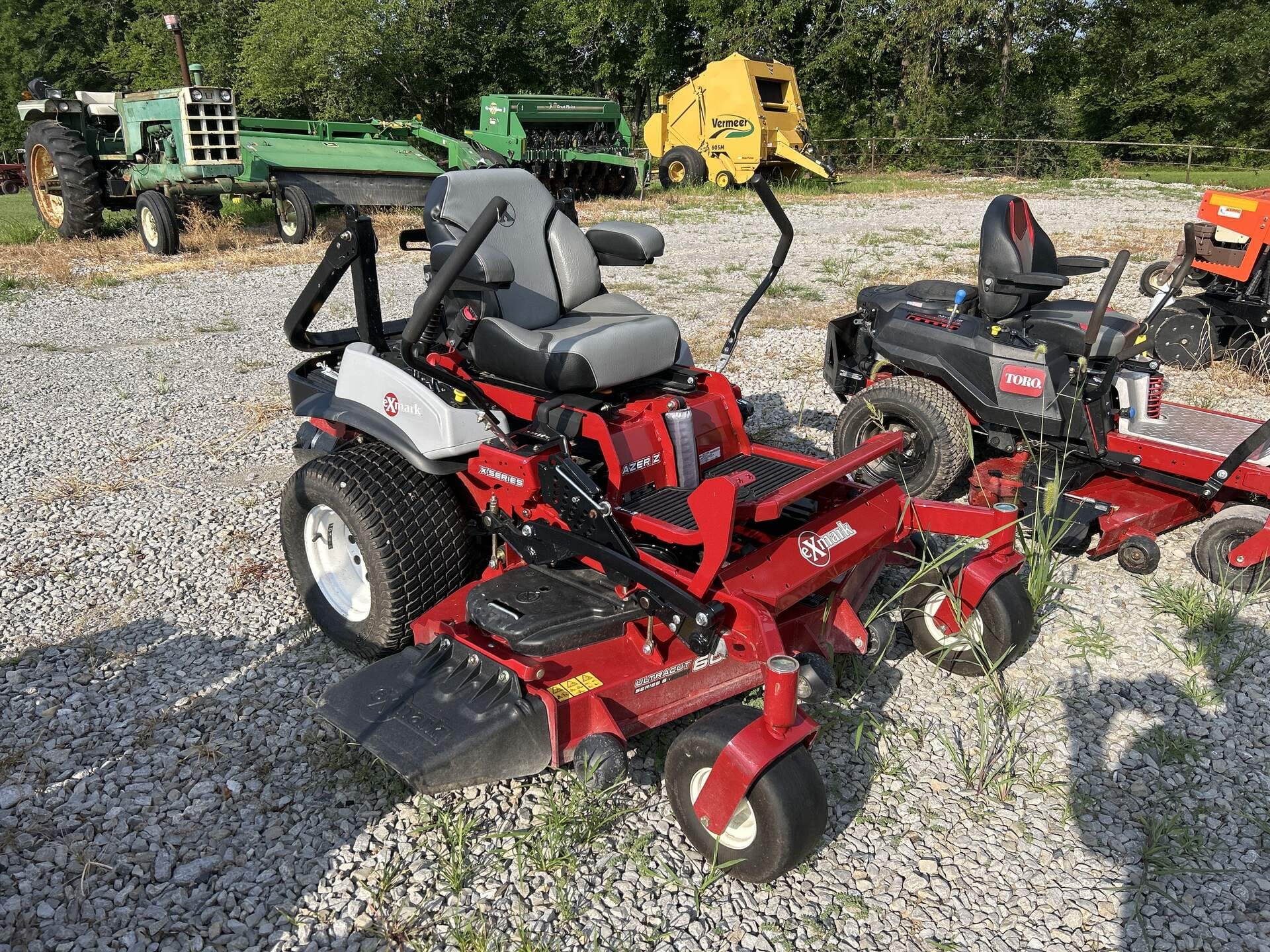 2023 Exmark LZX801CKA606C1 Equipment Image0