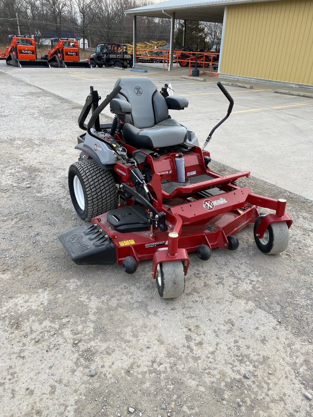 2023 Exmark LZX801CKA606C1 Equipment Image0