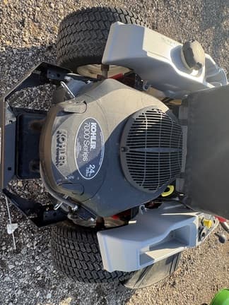 Image of Exmark QZS735GKC54200 equipment image 4