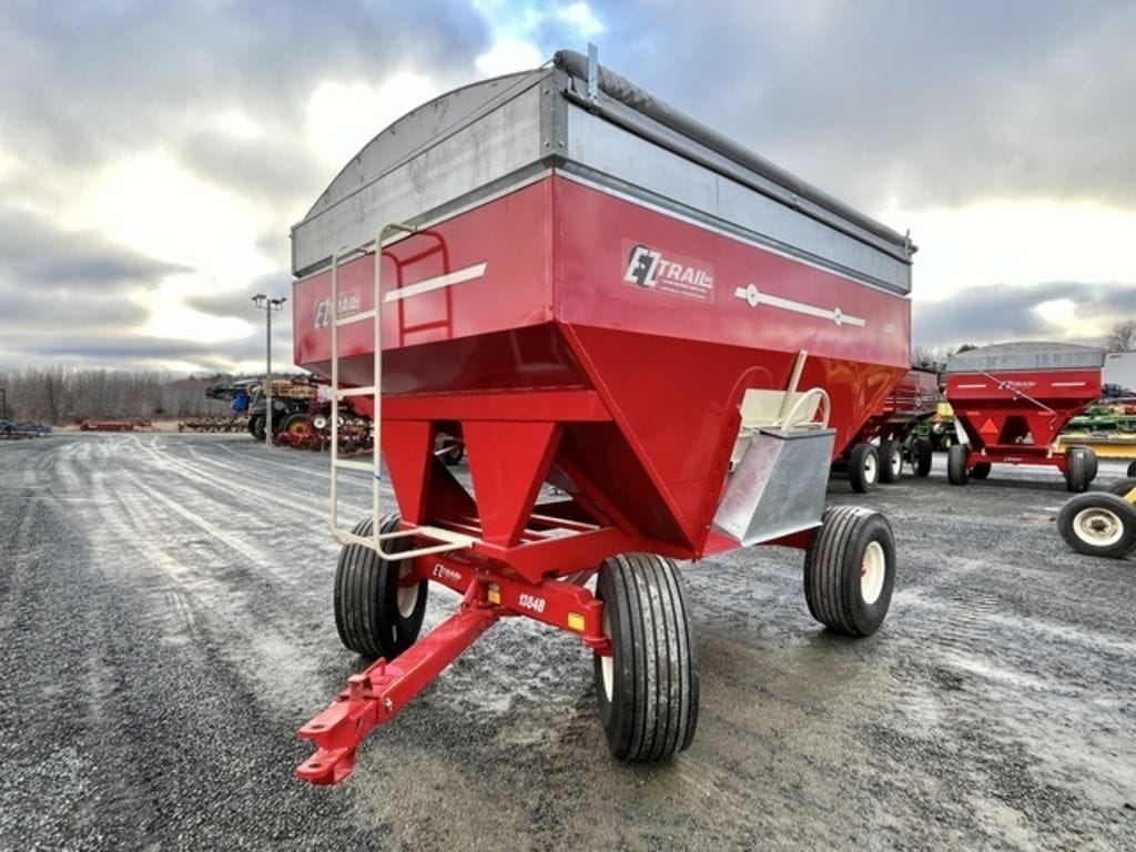 Main image E-Z Trail 3400