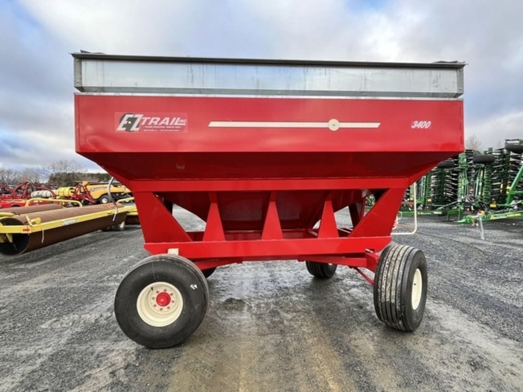 2023 E-Z Trail 3400 Equipment Image0