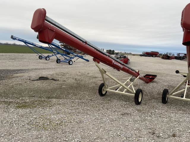 Image of Farm King 1031 equipment image 2