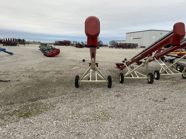 Image of Farm King 1031 equipment image 3