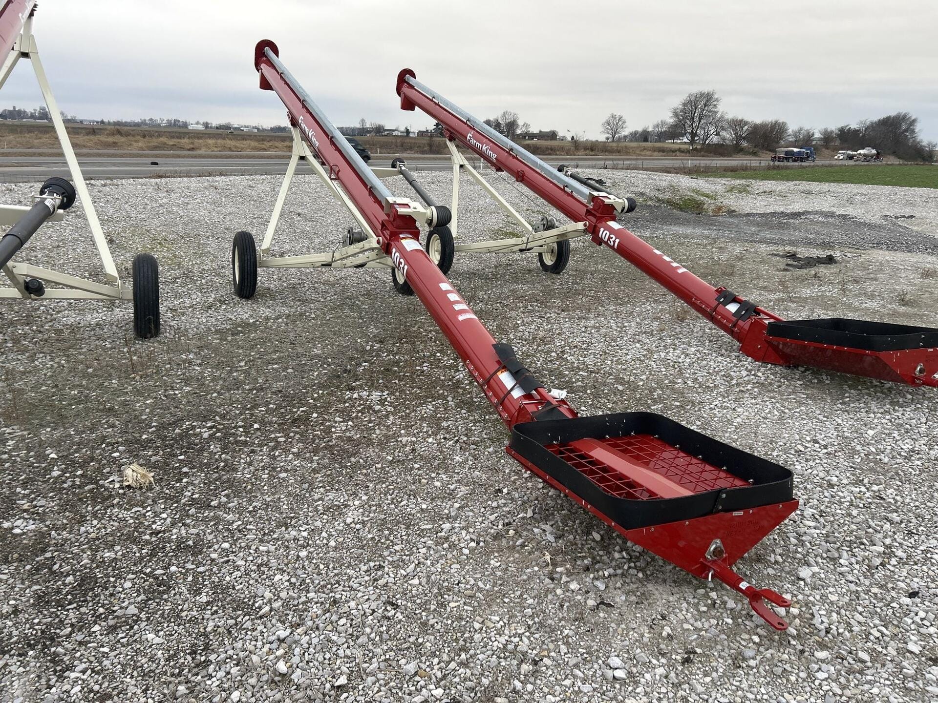 2023 Farm King 1031 Equipment Image0