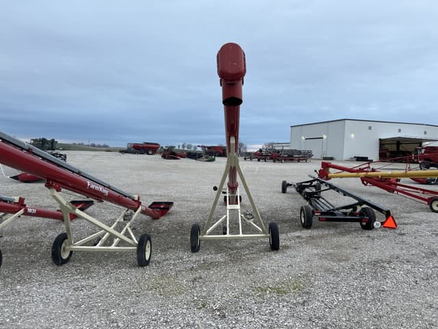 Image of Farm King 1036 equipment image 3