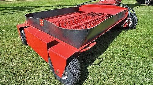 Image of Farm King 1050 equipment image 2