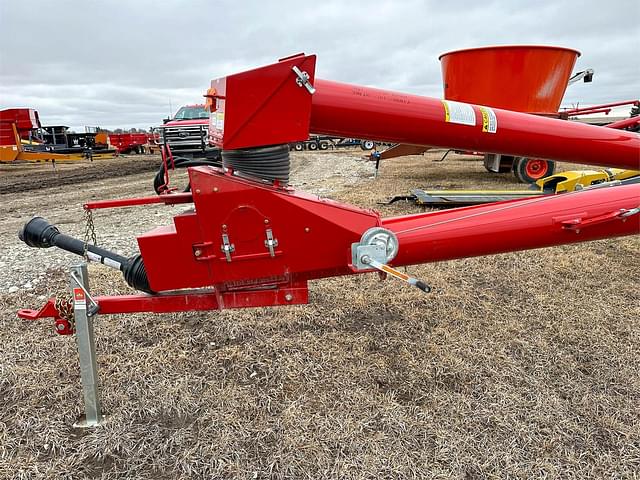 Image of Farm King 1070 equipment image 4