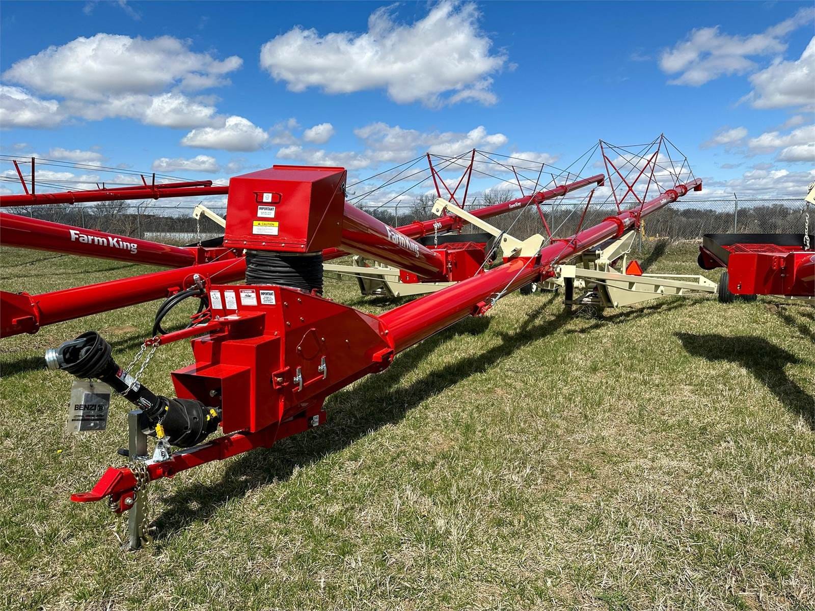 2024 Farm King 1395 Equipment Image0