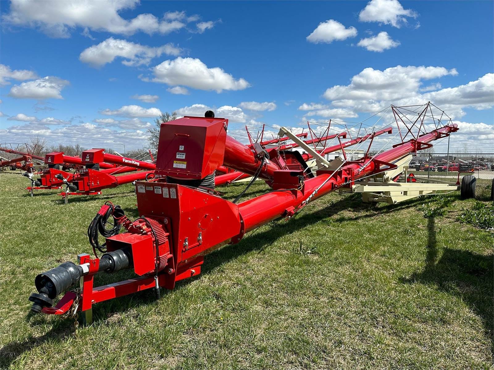 2024 Farm King 16104 Equipment Image0