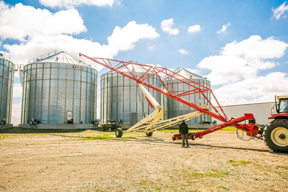 2024 Farm King 16124 Equipment Image0