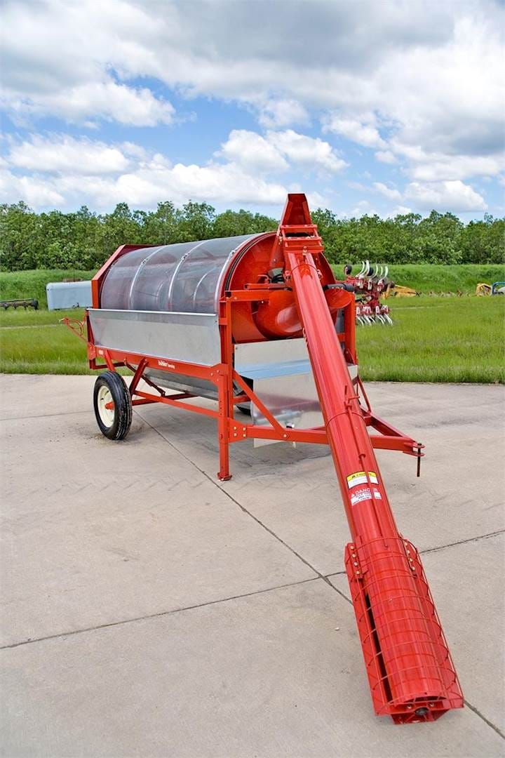 2024 Farm King Y482 Equipment Image0