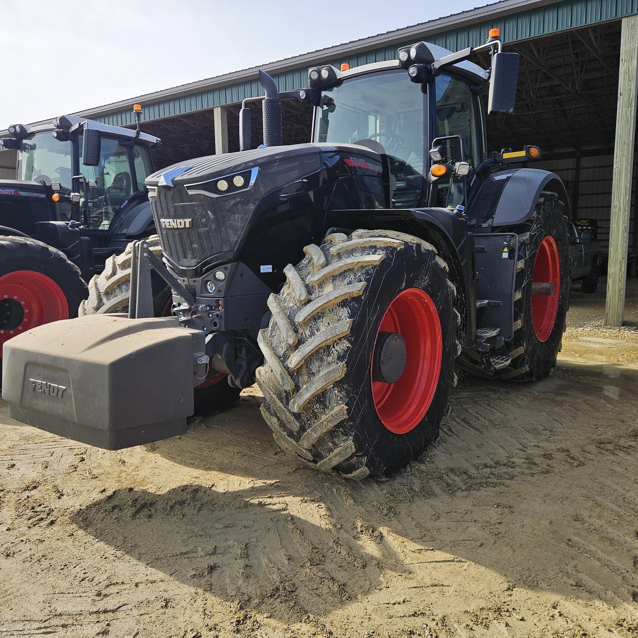 2023 Fendt 1042 Vario Equipment Image0