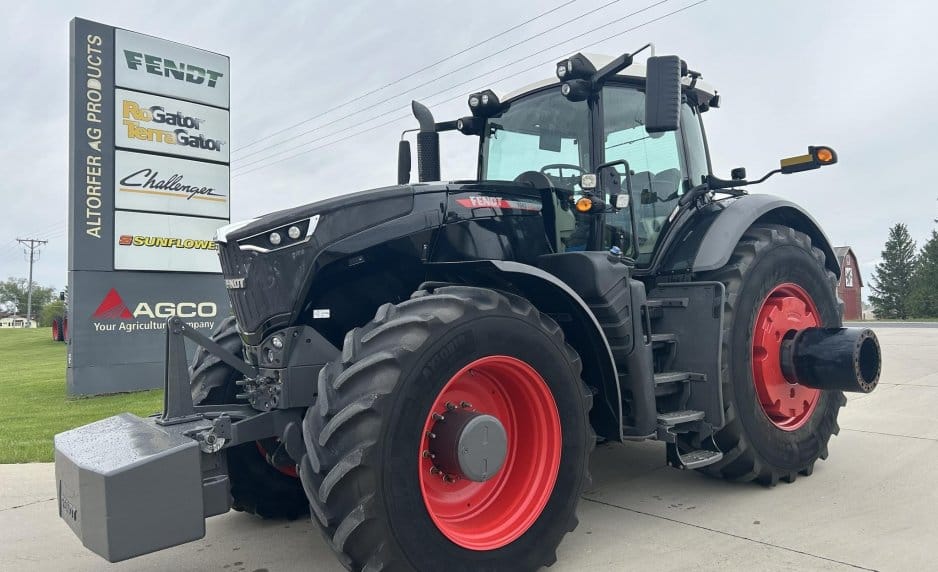 2023 Fendt 1042 Vario Equipment Image0