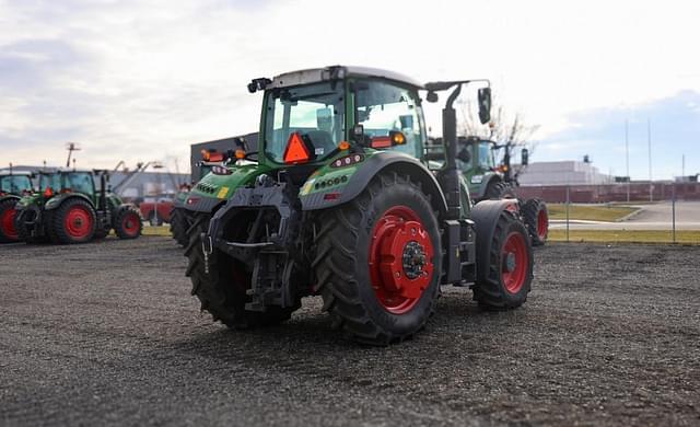 Image of Fendt 718 Vario equipment image 3