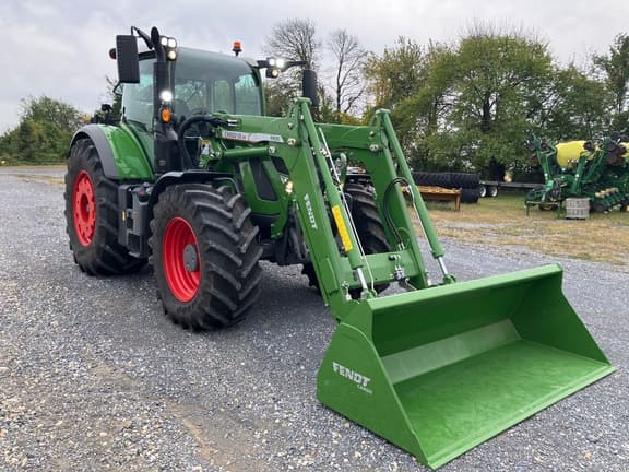 Image of Fendt 724 Vario equipment image 1
