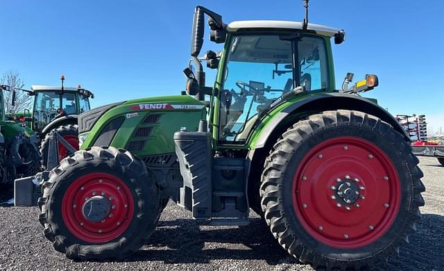 Image of Fendt 724 Vario equipment image 1