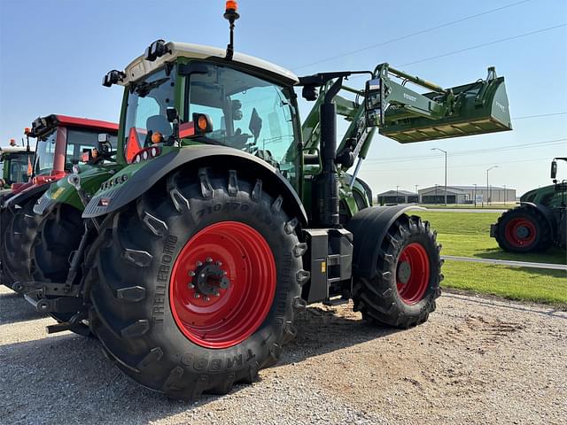 Image of Fendt 724 Vario equipment image 3